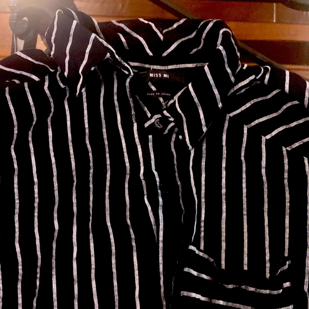 Miss Me long sleeve button down. Light weight and fashionable.